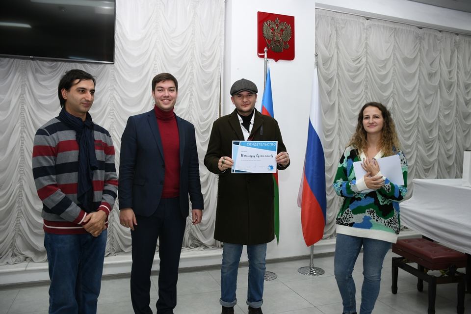 В Баку открылась фотовыставка и прошла церемония награждения конкурса "Золотая осень" (ФОТО)