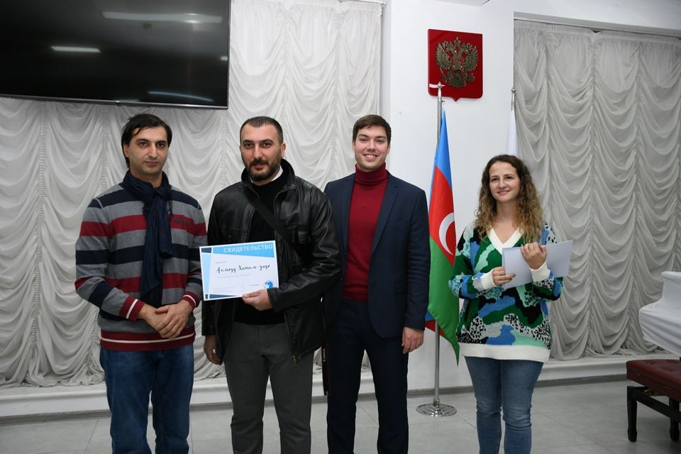 В Баку открылась фотовыставка и прошла церемония награждения конкурса "Золотая осень" (ФОТО)