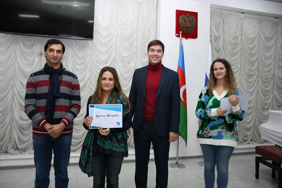 В Баку открылась фотовыставка и прошла церемония награждения конкурса "Золотая осень" (ФОТО)