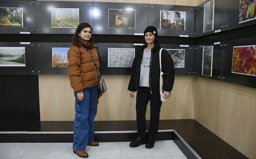 В Баку открылась фотовыставка и прошла церемония награждения конкурса "Золотая осень" (ФОТО)