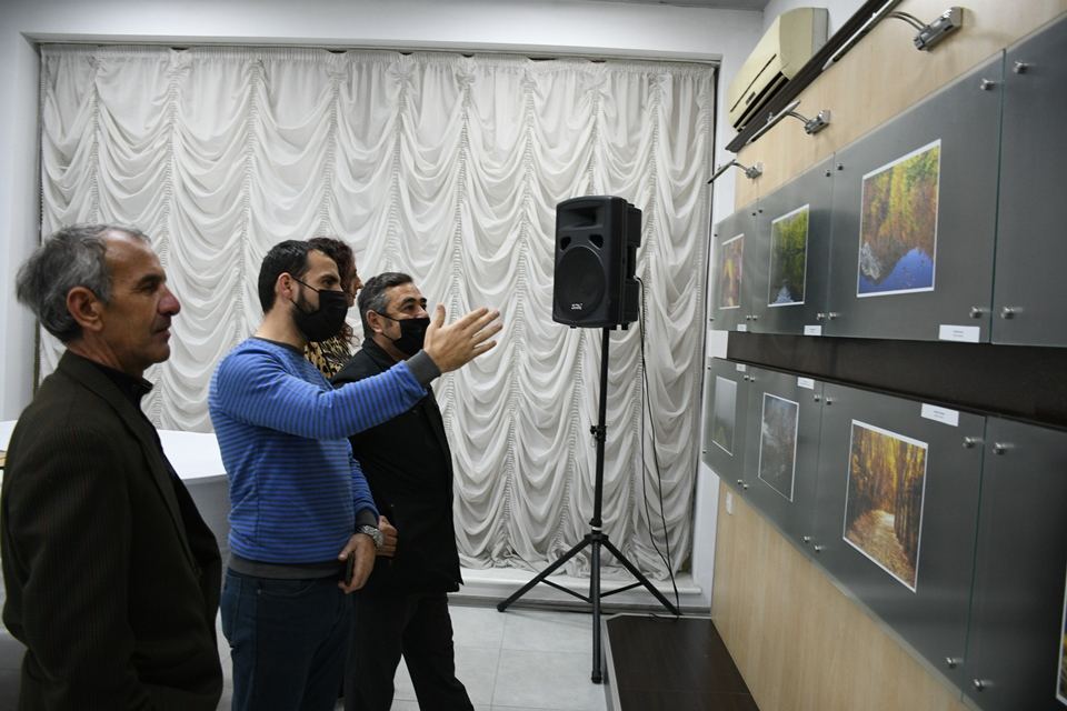 В Баку открылась фотовыставка и прошла церемония награждения конкурса "Золотая осень" (ФОТО)