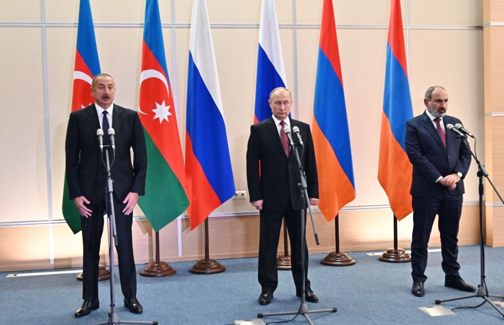 Президент России Владимир Путин, Президент Азербайджана Ильхам Алиев и премьер-министр Армении Никол Пашинян выступили с заявлениями для печати (ФОТО/ВИДЕО)
