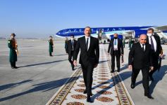 Президент Ильхам Алиев прибыл с визитом в Туркменистан (ФОТО) (версия 2)