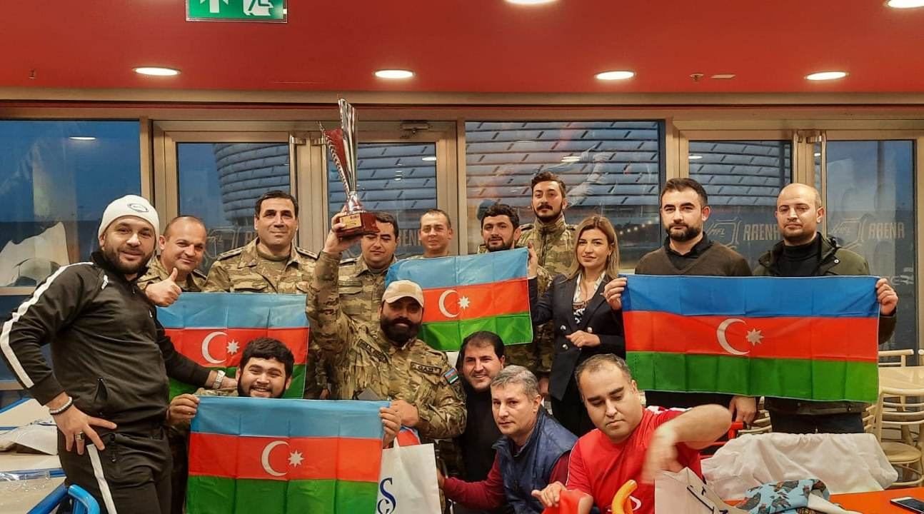 В Баку определился победитель футбольного турнира с участием героев Отечественной войны, представителей культуры и СМИ (ФОТО)