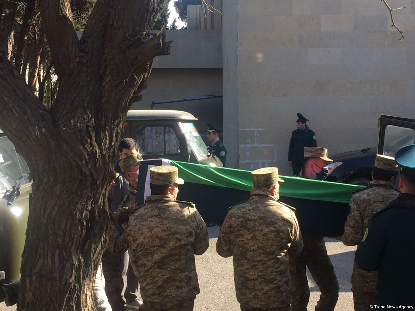 Тела погибших в крушении военного вертолета Госпогранслужбы Азербайджана вывезены на церемонию прощания (ФОТО)