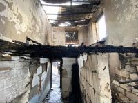 В пожаре в Агджебеди сгорели три члена одной семьи (ФОТО)