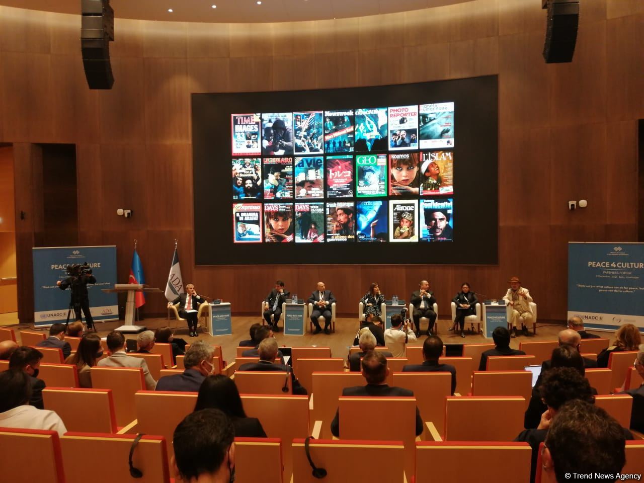 Достичь мира можно только путем диалога – The International Dialogue Centre (ФОТО)
