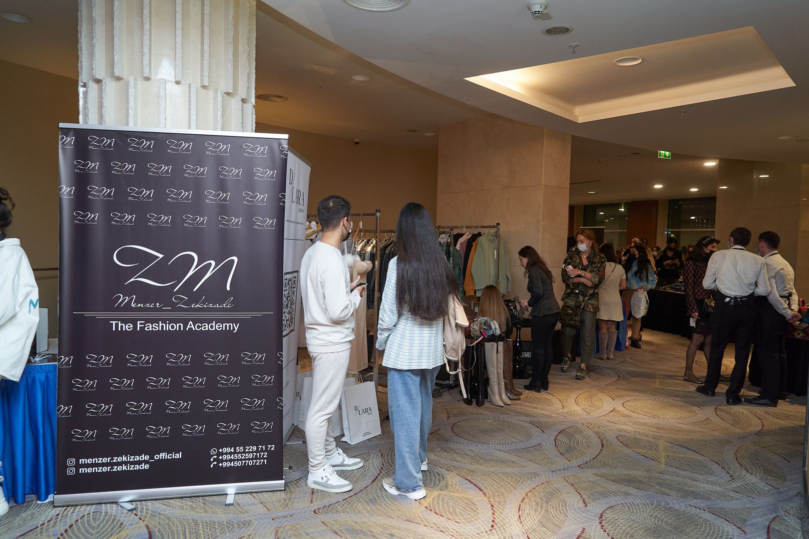 Azerbaijan Fashion Week  - вечерние и свадебные платья, харыбюльбюль, эклектика, ready-to-wear…  (ФОТО)