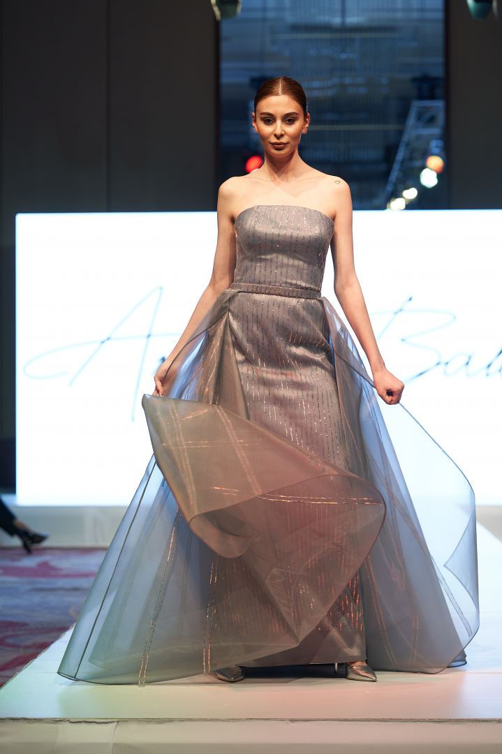 Azerbaijan Fashion Week  - вечерние и свадебные платья, харыбюльбюль, эклектика, ready-to-wear…  (ФОТО)