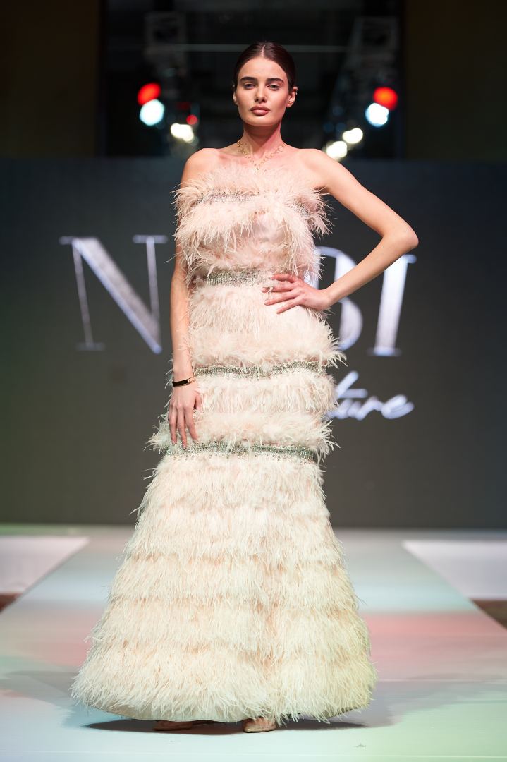 Azerbaijan Fashion Week  - вечерние и свадебные платья, харыбюльбюль, эклектика, ready-to-wear…  (ФОТО)