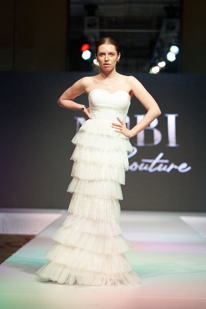 Azerbaijan Fashion Week  - вечерние и свадебные платья, харыбюльбюль, эклектика, ready-to-wear…  (ФОТО)