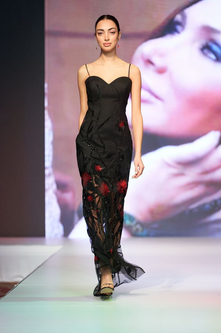 Azerbaijan Fashion Week  - вечерние и свадебные платья, харыбюльбюль, эклектика, ready-to-wear…  (ФОТО)