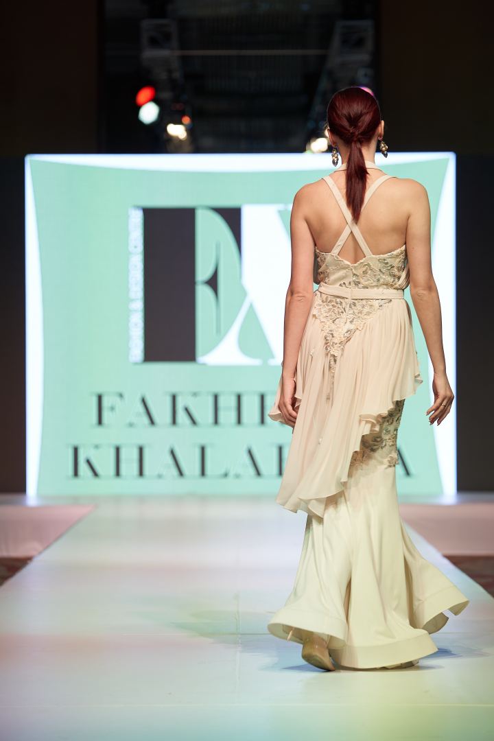 Azerbaijan Fashion Week  - вечерние и свадебные платья, харыбюльбюль, эклектика, ready-to-wear…  (ФОТО)