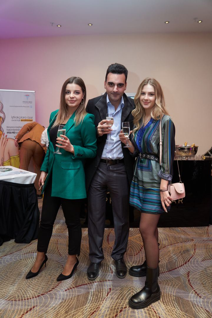 Azerbaijan Fashion Week  - вечерние и свадебные платья, харыбюльбюль, эклектика, ready-to-wear…  (ФОТО)