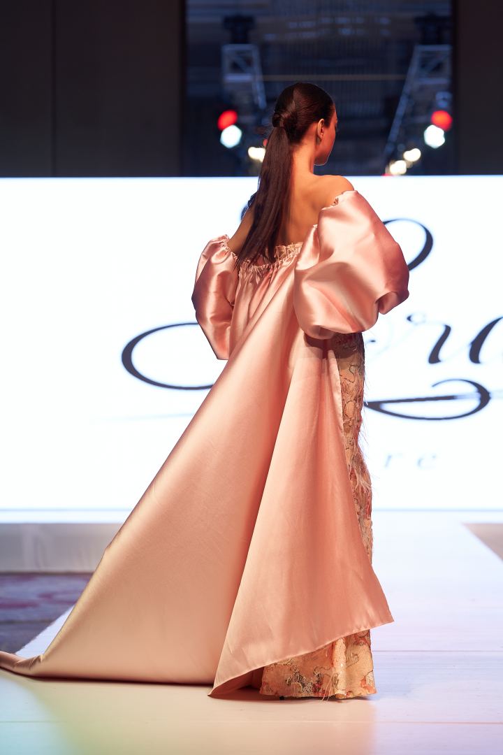 Azerbaijan Fashion Week  - вечерние и свадебные платья, харыбюльбюль, эклектика, ready-to-wear…  (ФОТО)