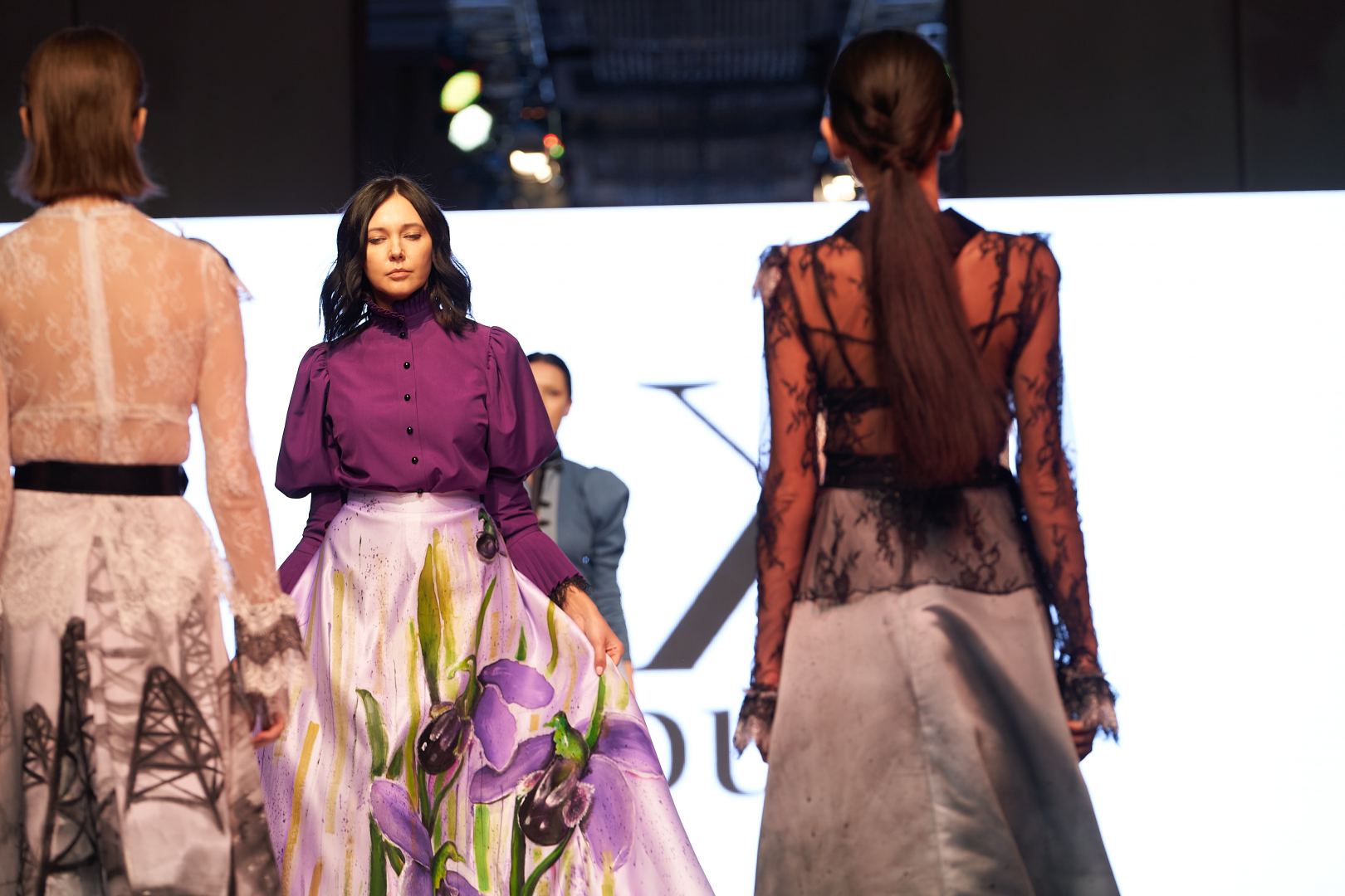 Azerbaijan Fashion Week  - вечерние и свадебные платья, харыбюльбюль, эклектика, ready-to-wear…  (ФОТО)
