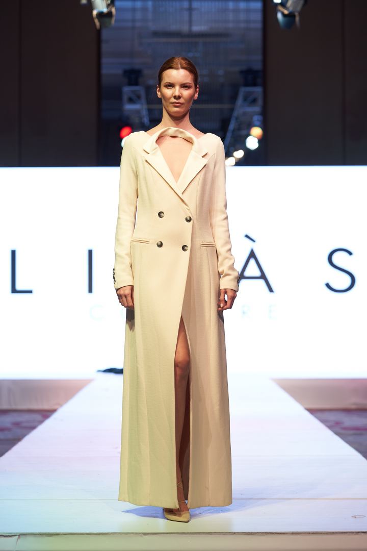 Azerbaijan Fashion Week  - вечерние и свадебные платья, харыбюльбюль, эклектика, ready-to-wear…  (ФОТО)