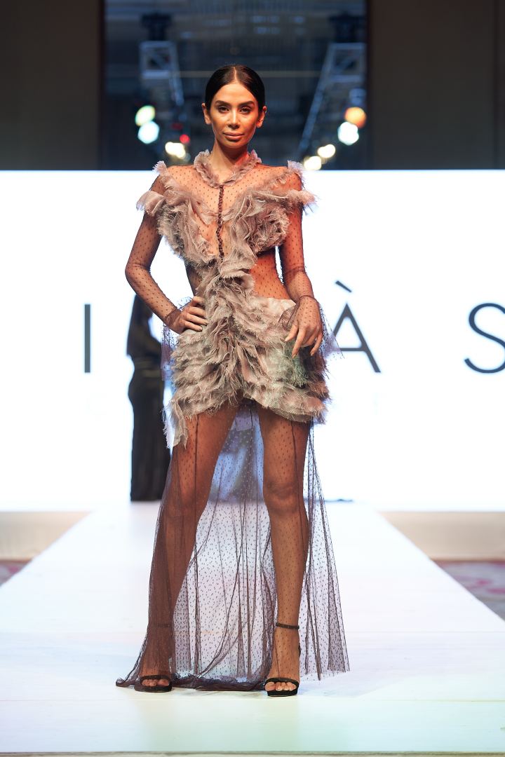 Azerbaijan Fashion Week  - вечерние и свадебные платья, харыбюльбюль, эклектика, ready-to-wear…  (ФОТО)