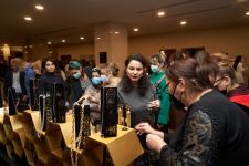 Azerbaijan Fashion Week  - вечерние и свадебные платья, харыбюльбюль, эклектика, ready-to-wear…  (ФОТО)