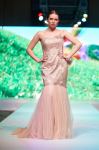 Azerbaijan Fashion Week  - вечерние и свадебные платья, харыбюльбюль, эклектика, ready-to-wear…  (ФОТО)