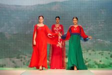Azerbaijan Fashion Week  - вечерние и свадебные платья, харыбюльбюль, эклектика, ready-to-wear…  (ФОТО)