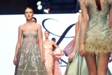Azerbaijan Fashion Week  - вечерние и свадебные платья, харыбюльбюль, эклектика, ready-to-wear…  (ФОТО)