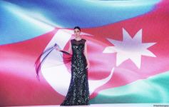 "Карабахская Принцесса" Фахрии Халафовой на Azerbaijan Fashion Week – впервые наряд с принтами харыбюльбюль,  образ Агабейим, розы…(ФОТО)