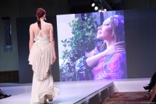 "Карабахская Принцесса" Фахрии Халафовой на Azerbaijan Fashion Week – впервые наряд с принтами харыбюльбюль,  образ Агабейим, розы…(ФОТО)