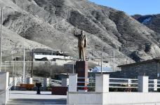 Президент Ильхам Алиев и Первая леди Мехрибан Алиева встретились с жителями поселка Гонагкенд (ФОТО/ВИДЕО)