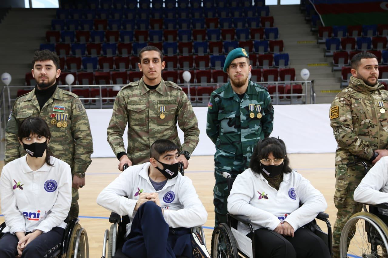 В Баку прошел парад с участием ветеранов Карабахской войны - определены победители SeniCup (ФОТО)