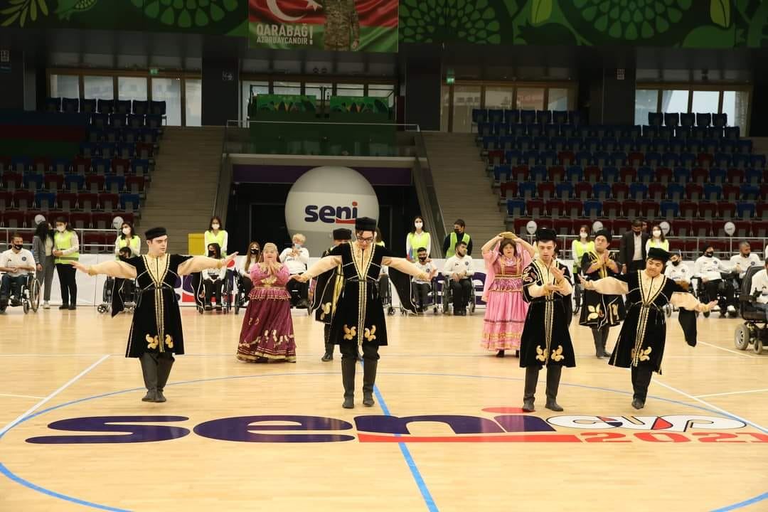 В Баку прошел парад с участием ветеранов Карабахской войны - определены победители SeniCup (ФОТО)