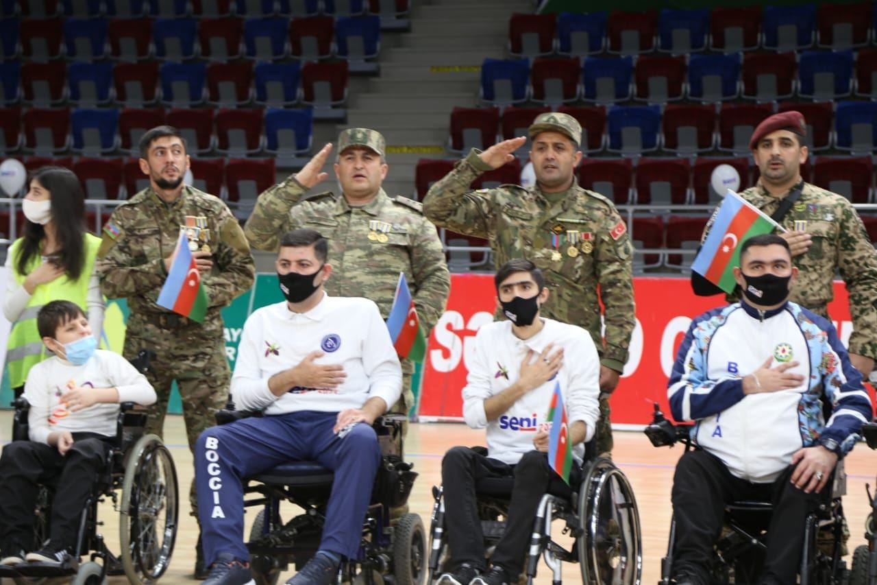 В Баку прошел парад с участием ветеранов Карабахской войны - определены победители SeniCup (ФОТО)
