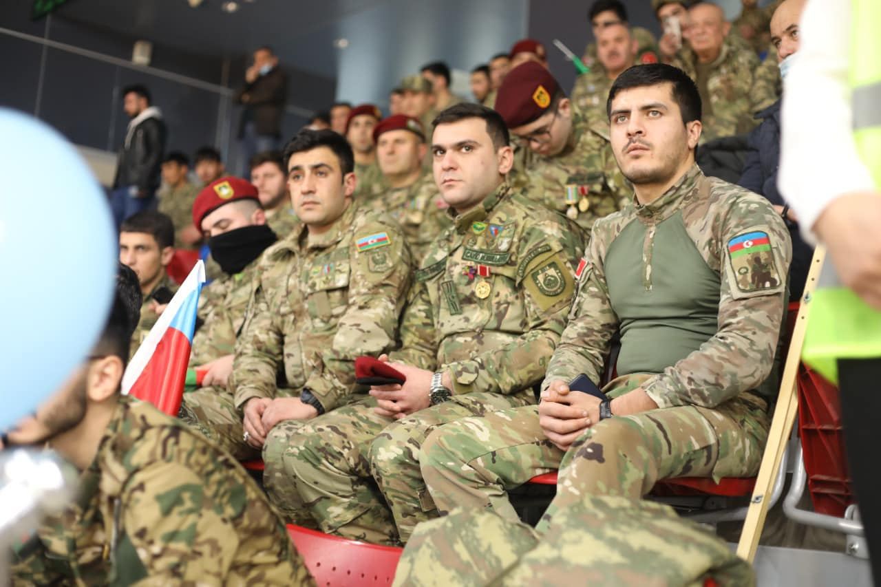 В Баку прошел парад с участием ветеранов Карабахской войны - определены победители SeniCup (ФОТО)