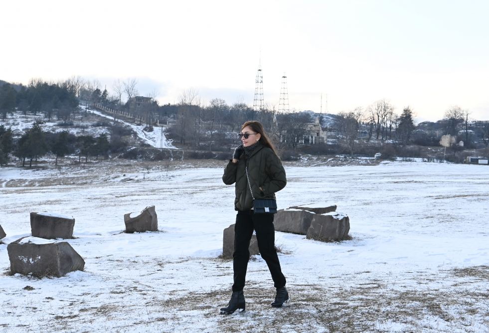 President Ilham Aliyev, First Lady Mehriban Aliyeva and family members visit Shusha (PHOTO/VIDEO)