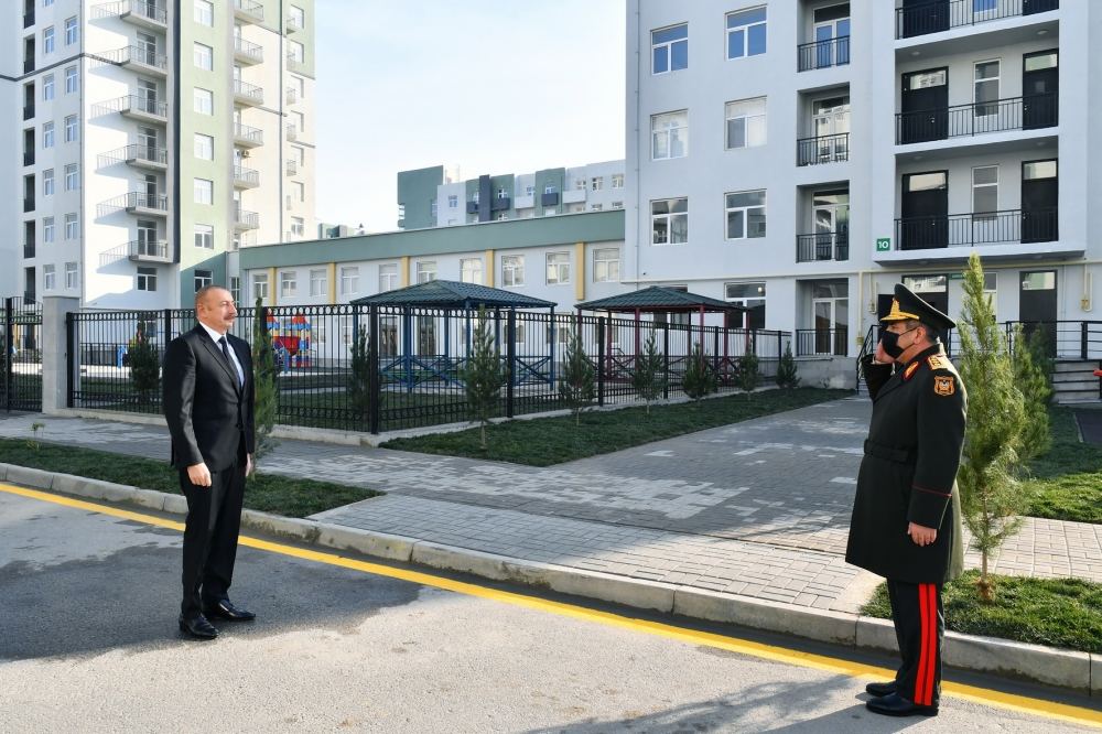 President Ilham Aliyev views apartments for martyr families and servicemen commissioned at MIDA' s Hovsan and Yasamal residential complexes (PHOTO/VIDEO)