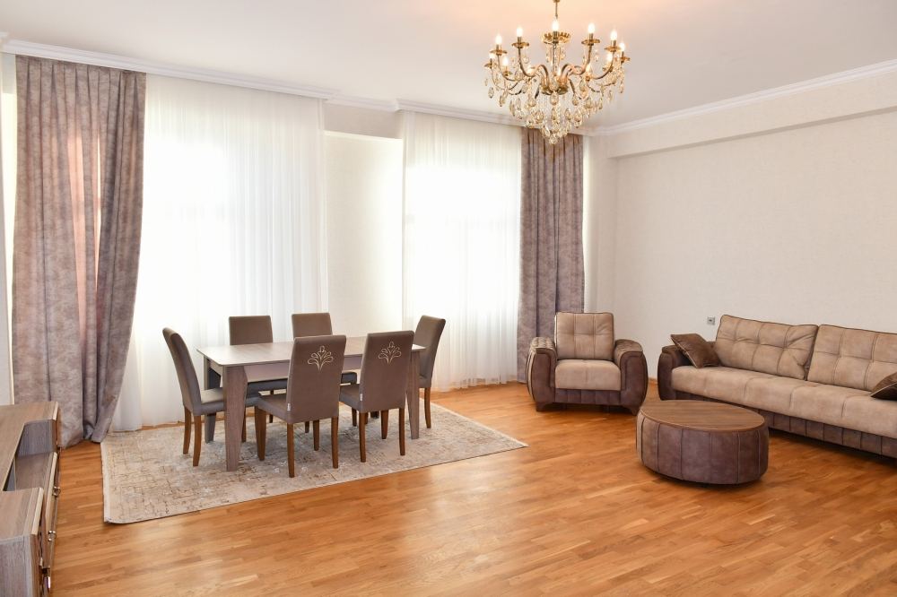 President Ilham Aliyev views apartments for martyr families and servicemen commissioned at MIDA' s Hovsan and Yasamal residential complexes (PHOTO/VIDEO)