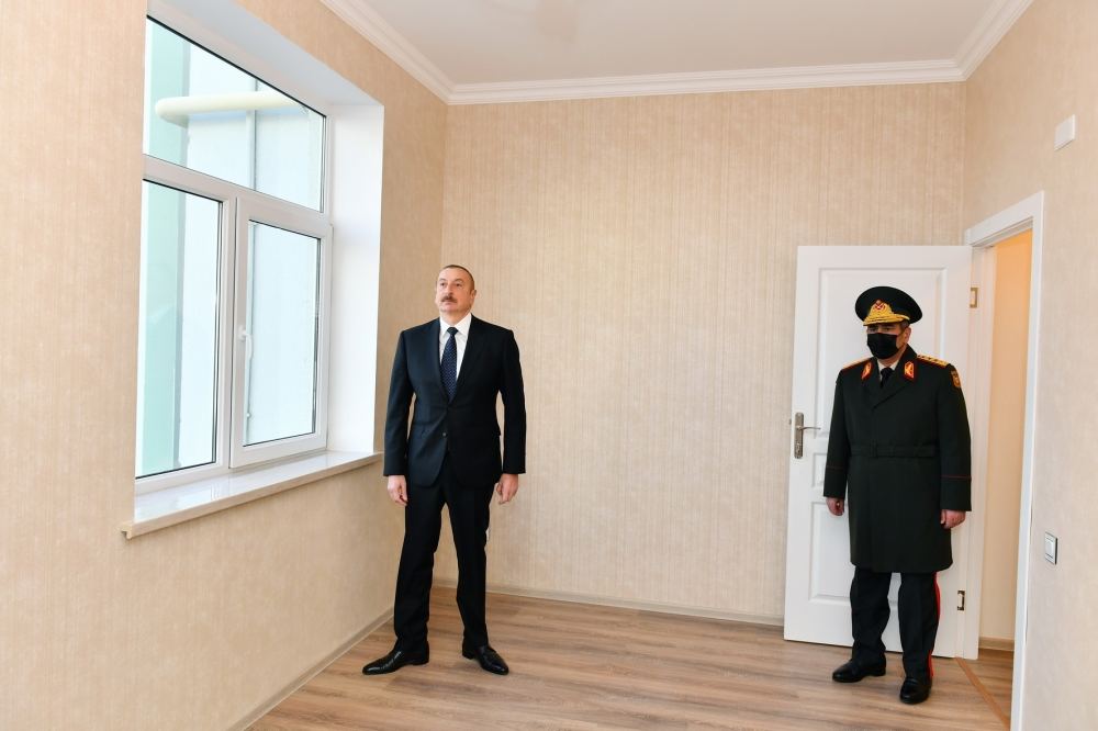 President Ilham Aliyev views apartments for martyr families and servicemen commissioned at MIDA' s Hovsan and Yasamal residential complexes (PHOTO/VIDEO)