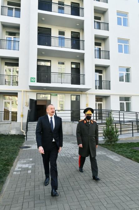President Ilham Aliyev views apartments for martyr families and servicemen commissioned at MIDA' s Hovsan and Yasamal residential complexes (PHOTO/VIDEO)