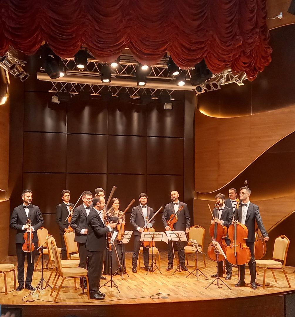 В Баку прошел новогодний концерт Cadenza orchestra "Шутка и танец" (ВИДЕО, ФОТО)