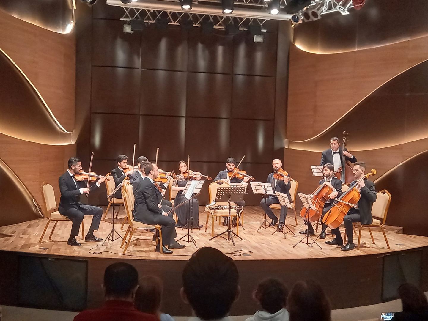 В Баку прошел новогодний концерт Cadenza orchestra "Шутка и танец" (ВИДЕО, ФОТО)