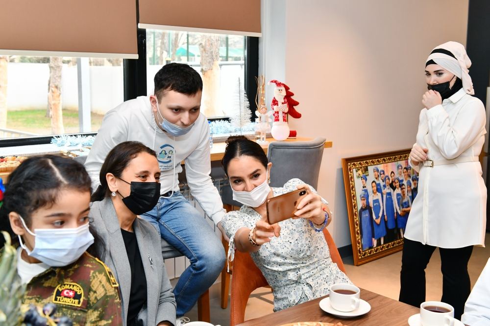 First Vice-President Mehriban Aliyeva viewed conditions created at Autism Center constructed by Heydar Aliyev Foundation (PHOTO/VIDEO)