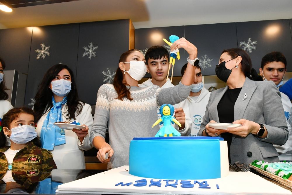 First Vice-President Mehriban Aliyeva viewed conditions created at Autism Center constructed by Heydar Aliyev Foundation (PHOTO/VIDEO)