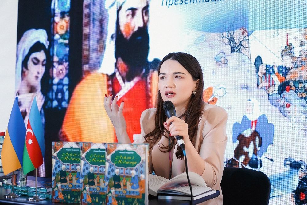 Украинский PEN-клуб назвал издание поэмы Низами Гянджеви в числе лучших в 2021 году (ФОТО)