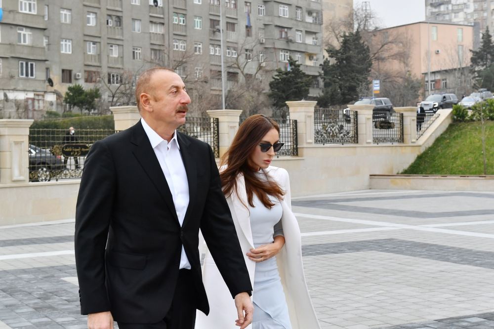 Президент Ильхам Алиев и Первая леди Мехрибан Алиева ознакомились с условиями, созданными в новом здании мечети «Ханым Фатимеи Захра» в Ени Гюнешли  (ФОТО/ВИДЕО)