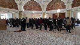 Верующие поблагодарили Президента Ильхама Алиева за условия, созданные в мечети «Ханым Фатимеи Захра»  - репортаж Trend TV