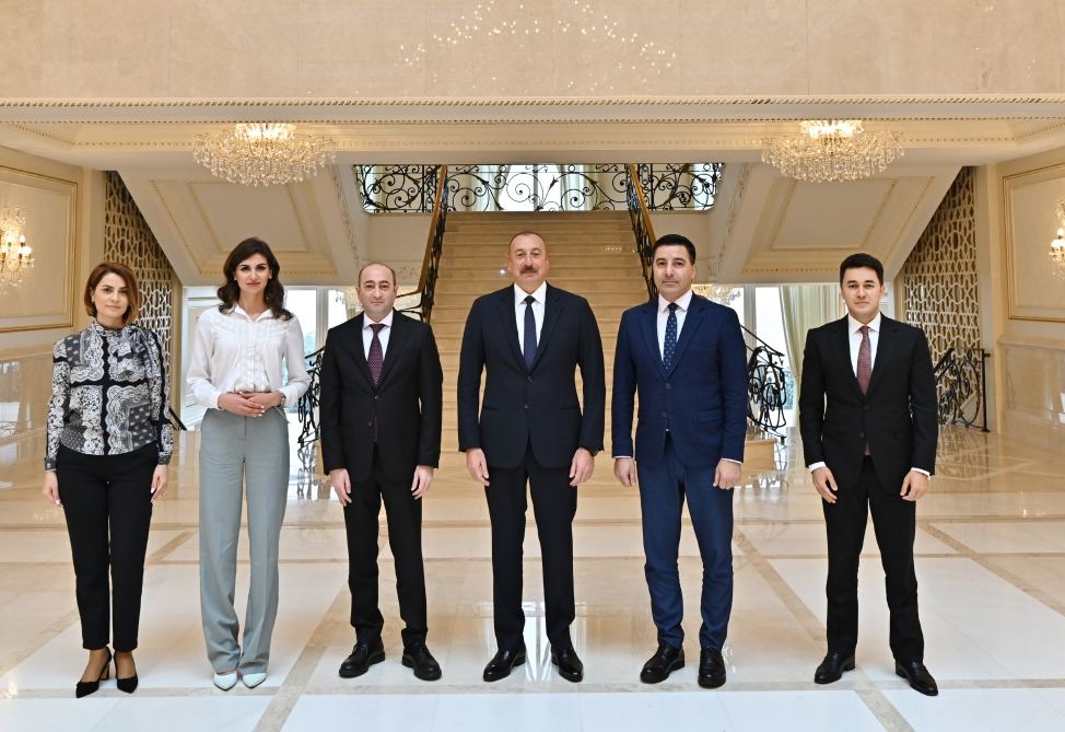 Президент Азербайджана Ильхам Алиев дал интервью местным телеканалам (ФОТО/ВИДЕО)