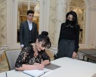 Как достичь успеха? Самая Мамедова презентовала книгу "Картина профессионализма" (ФОТО)