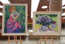 Теплый ветер и тонкий аромат цветущего сада в январском Баку – выставка Наргиз Гулиевой (ФОТО)