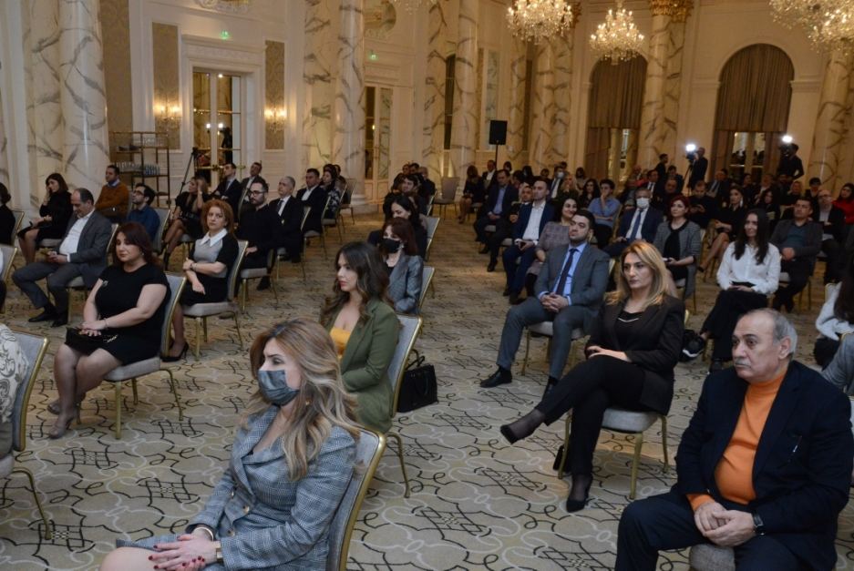 Как достичь успеха? Самая Мамедова презентовала книгу "Картина профессионализма" (ФОТО)