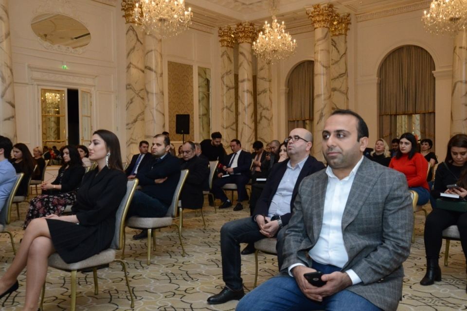Как достичь успеха? Самая Мамедова презентовала книгу "Картина профессионализма" (ФОТО)